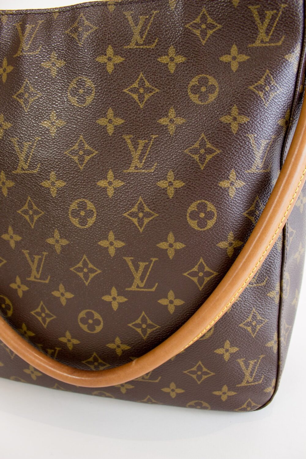 Pre-Loved Louis Vuitton Looping GM Monogram Shoulder Bag - La Matta