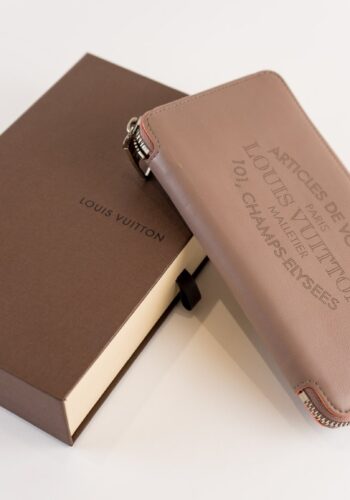 Louis Vuitton cream wallet with box
