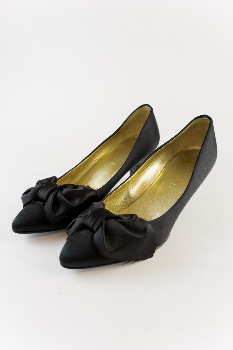 Pre-Loved black Chanel heels front